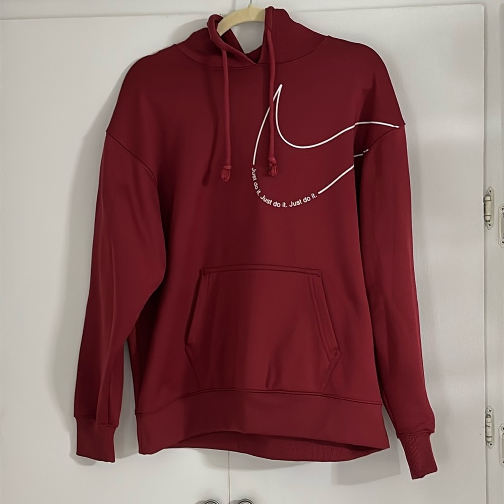 Women’s Nike therma-fit hoodie